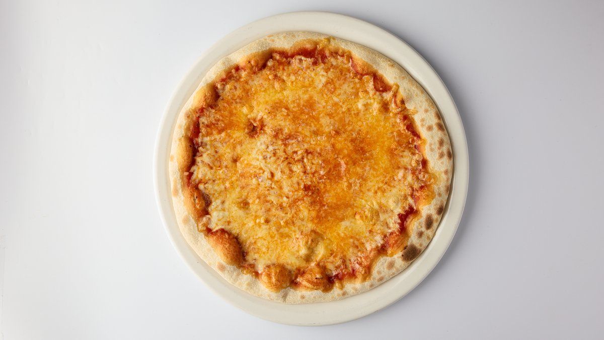 Lasten pizza kahdella täytteellä
