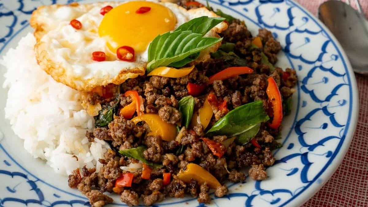 Pad Kra Pow - ผัดกะเพรา - Spicy Holy Basil Stir-Fry