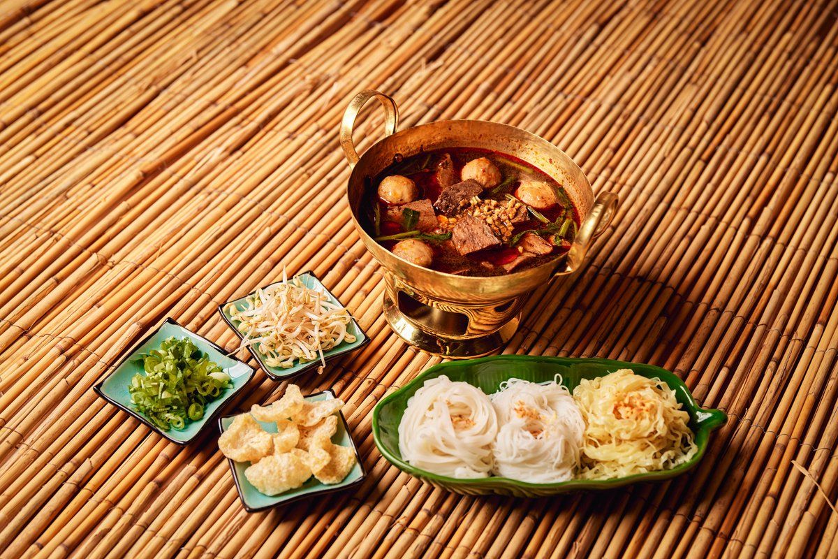 Special Chao Phraya - Kuoi Tieu Rua - ก๋วยเตี๋ยวเรือ - Boat Noodle Soup (Size L)