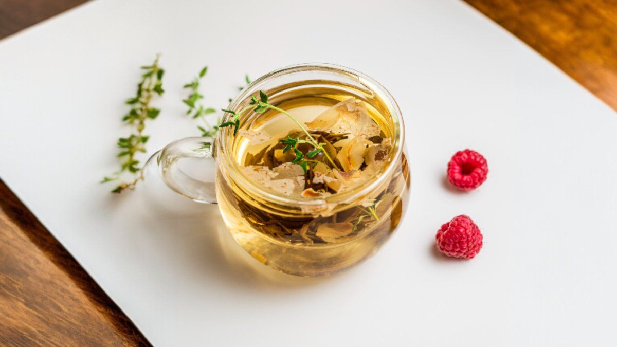 Glowing Raspberry White Tea