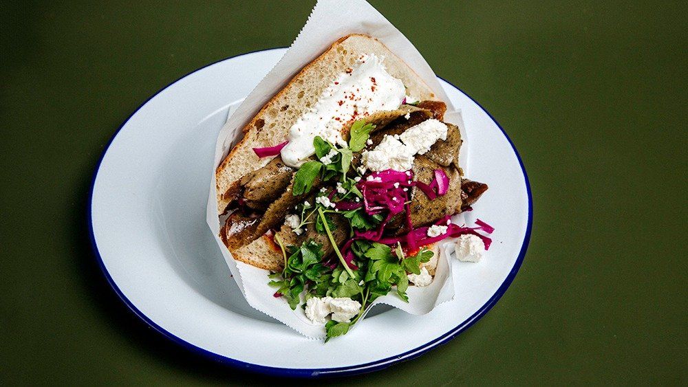 Yrttilammas leipäkebab