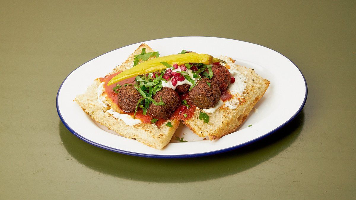 Falafel Iskender