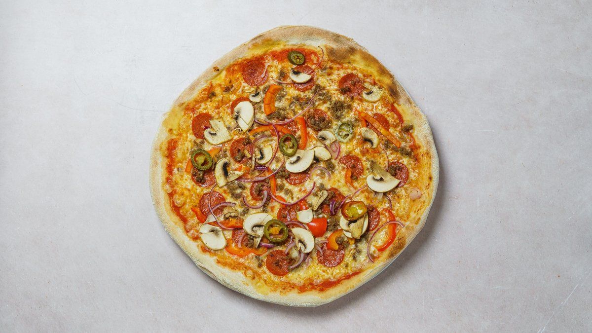 Supreme perhepizza