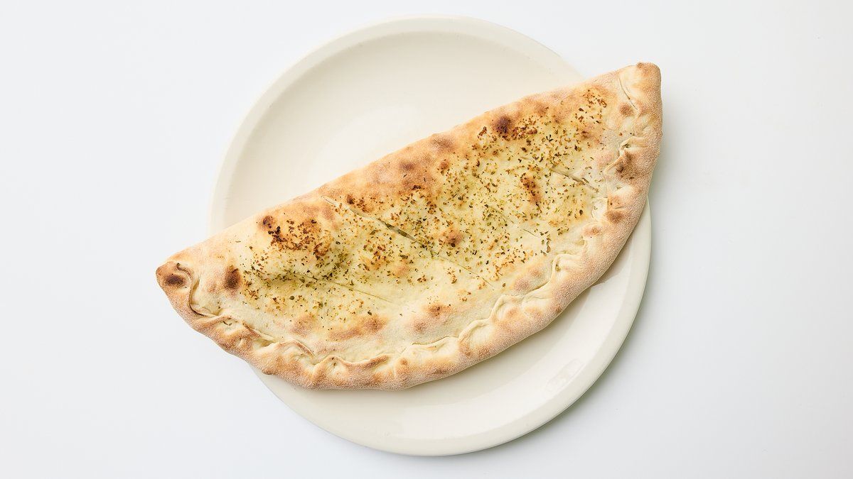 Desi Calzone perhepizza