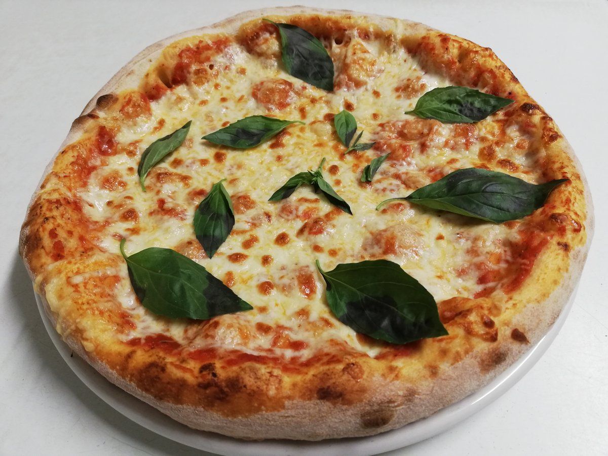 Margarita perhepizza