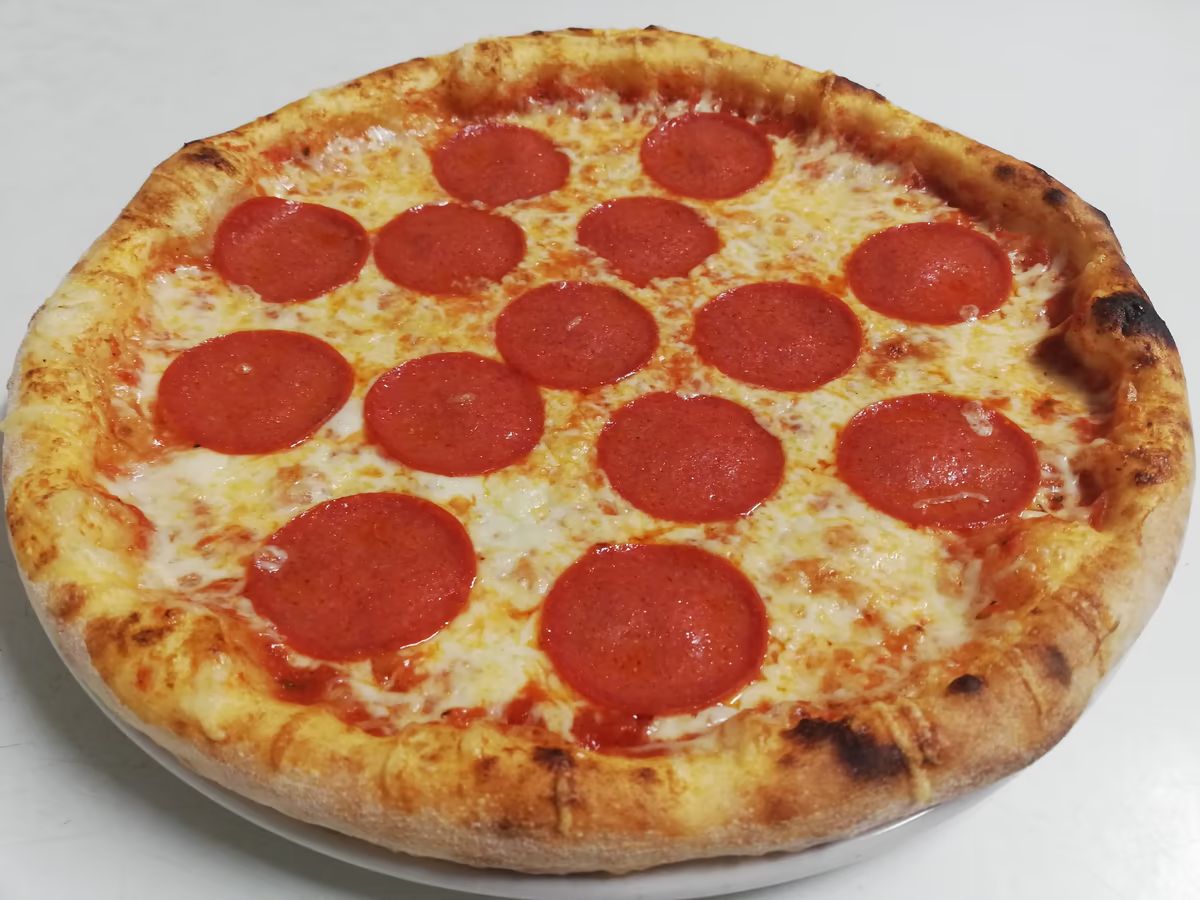 Pizza Pepperoni Perhepizza