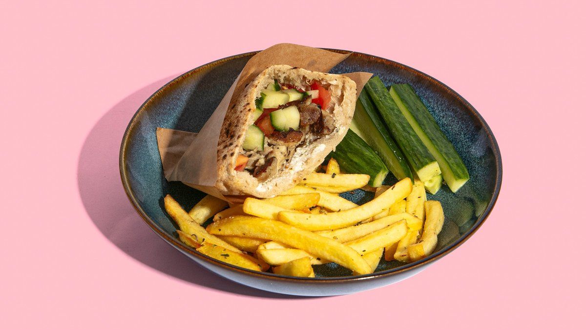 1/2 Kana Pita, Ranut ja Kurkkutikut +Dippi