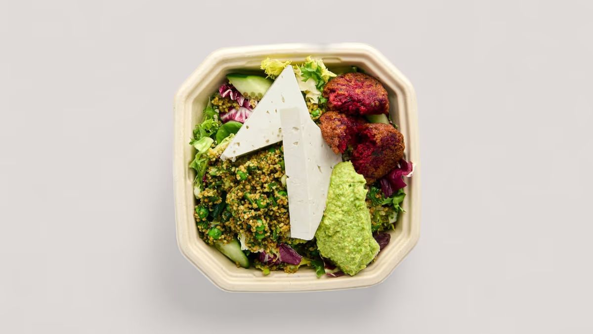 Feta-punajuurifalafel -salaatti (L)