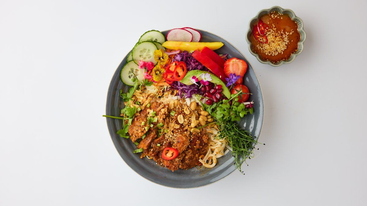 Lemongrass Grilled Chicken Salad Noodle bowl
