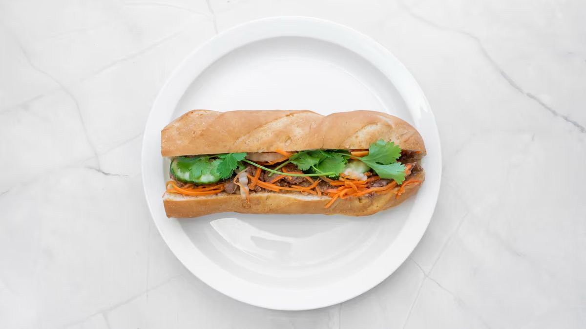 VietNam Patonki + Red Bull - Bánh Mì Thịt Nướng
