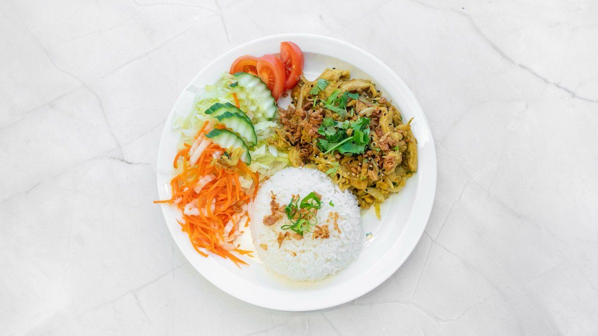 Paistettu Kana Riisillä - Cơm Gà Xào (G)