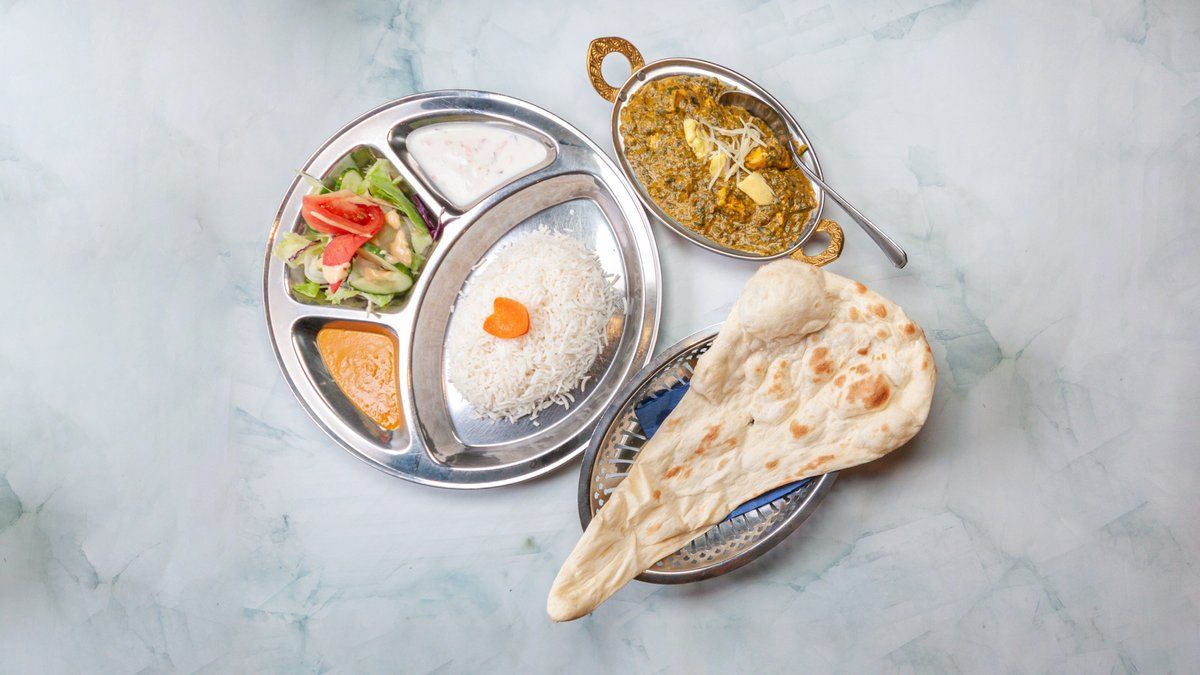 38. Chicken Saag