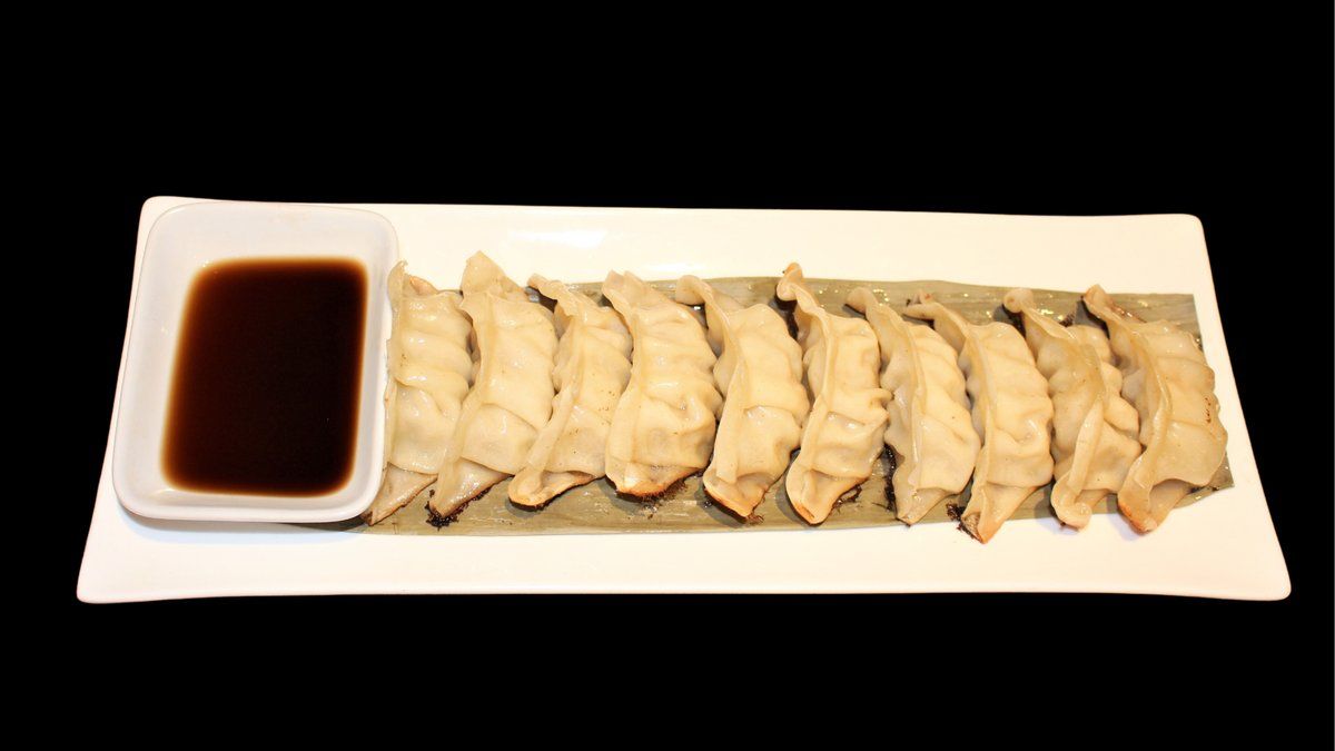 Fried pork dumplings (gyoza)