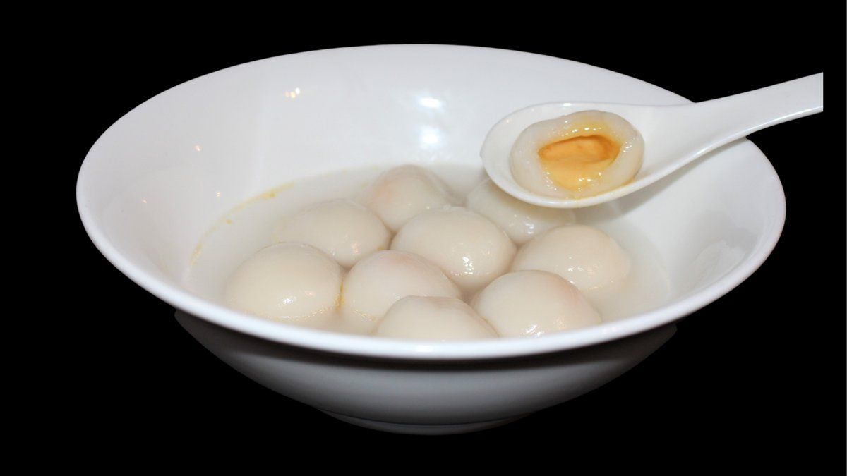 Salted egg custard glutinous rice balls