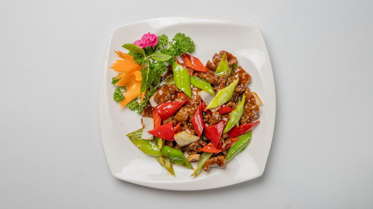 Sauteed beef fillet with hot green pepper
