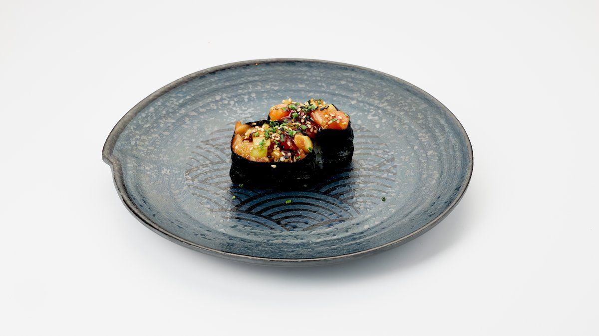 G1. Salmon gunkan