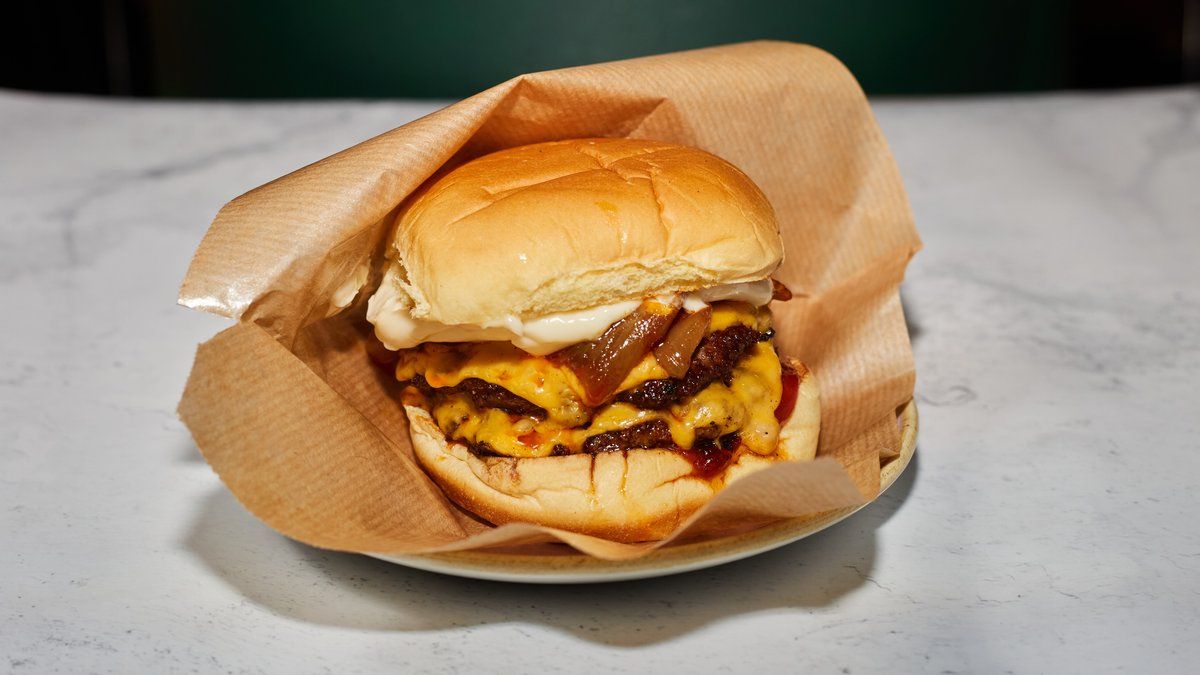 Double cheese smash burger & fries (G*)