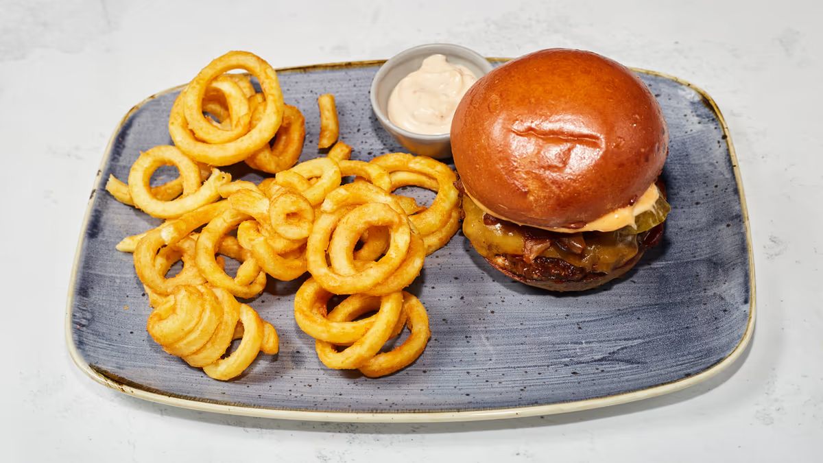 Premium burger & Fries (L,G*)