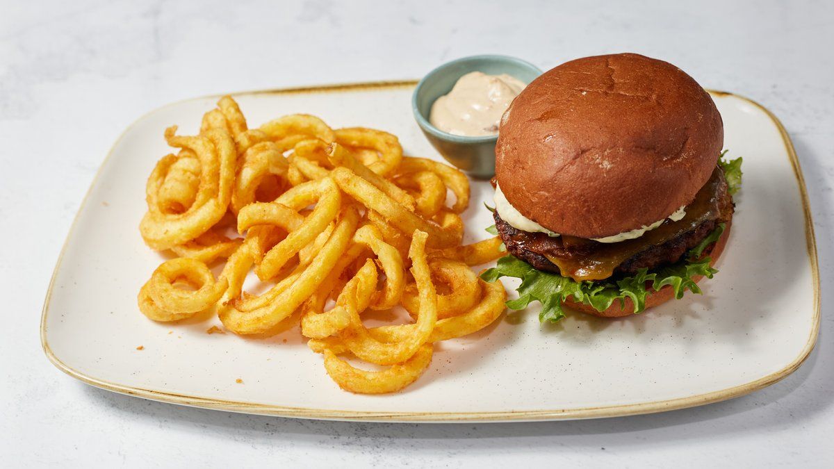 Veggie Burger & Fries (V,G*)