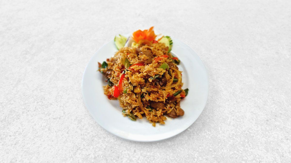 19. Khaophad Kapao (Spicy/Tulinen)