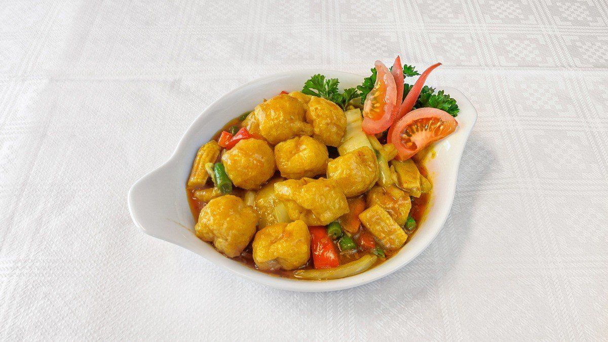 Tofua currykastikkeessa
