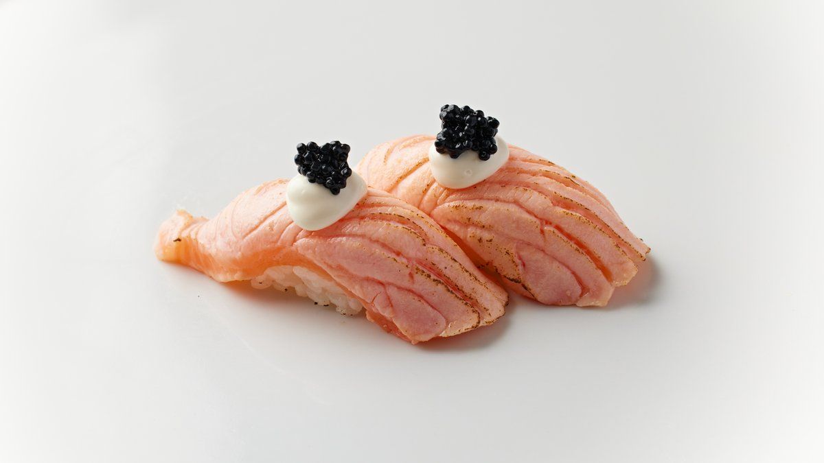 Seared salmon Nigiri 2pcs
