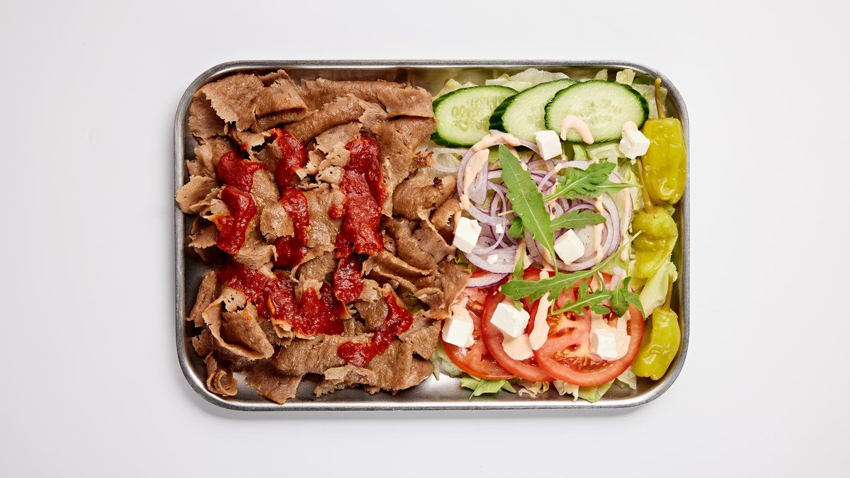Kebab salaatilla