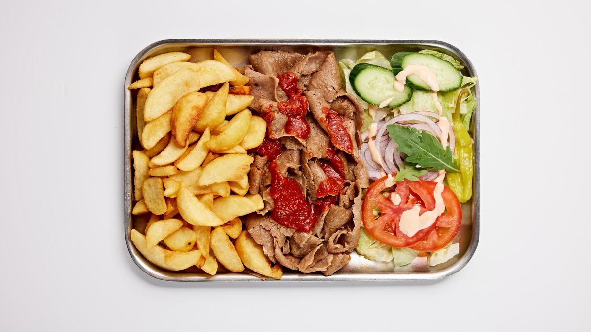 Kebab lohkoperunoilla