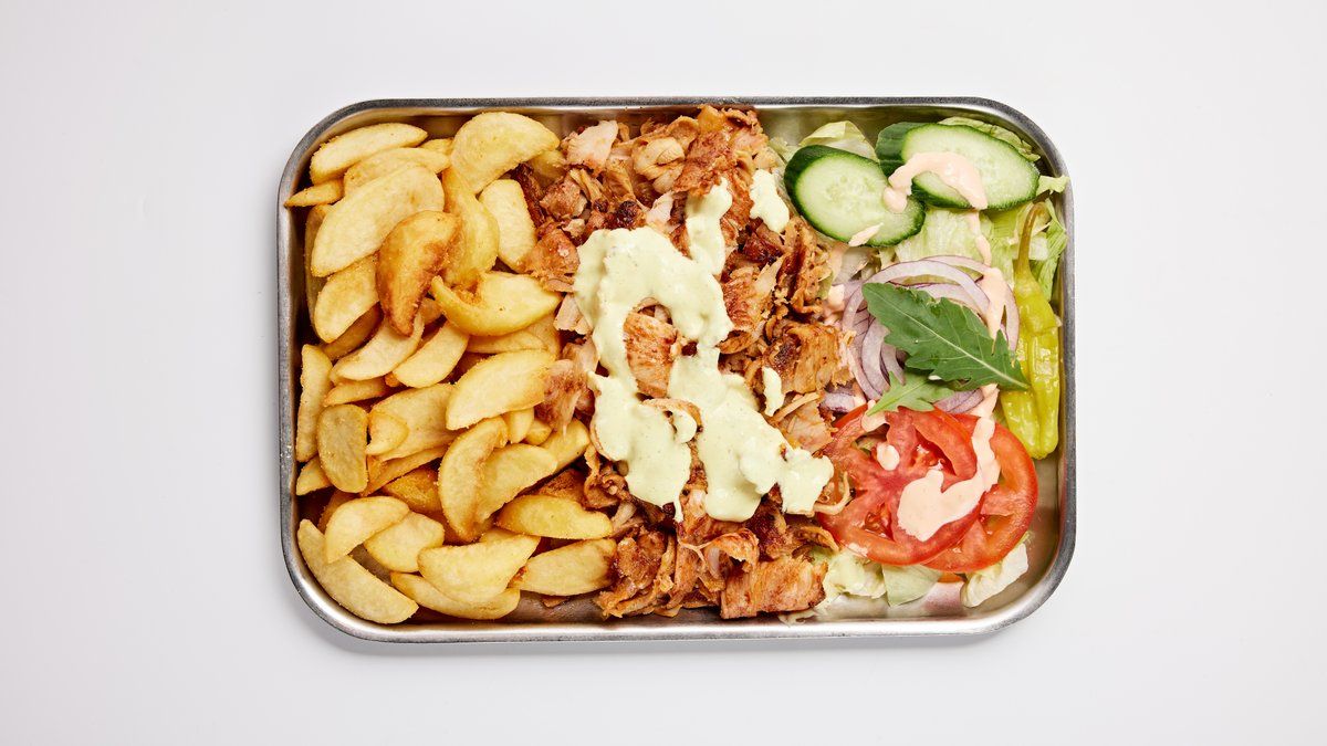 Kanakebab lohkoperunoilla