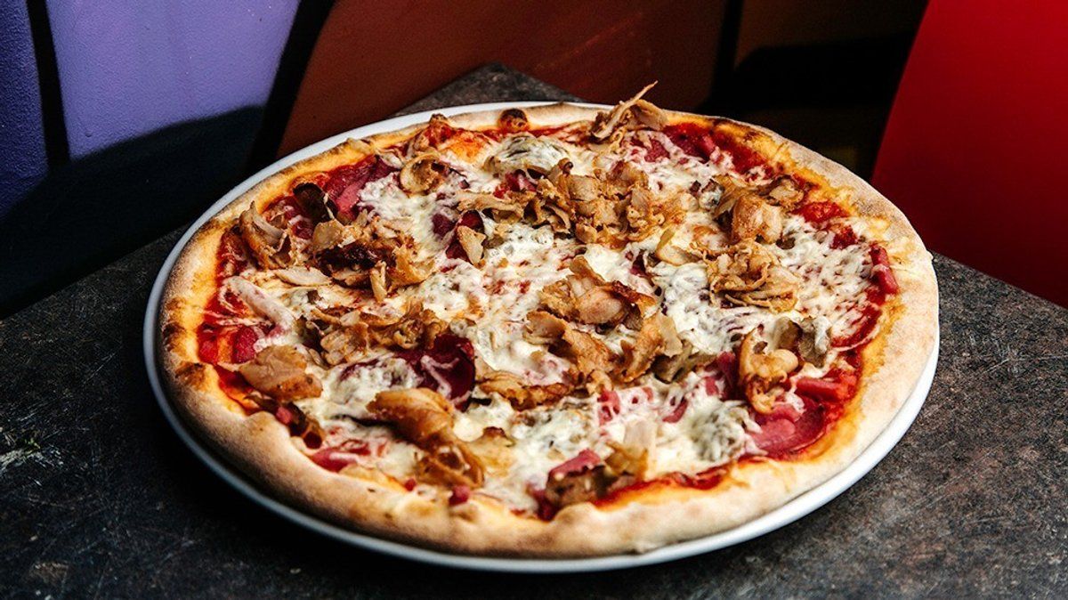 Meat Bomb Perhepizza