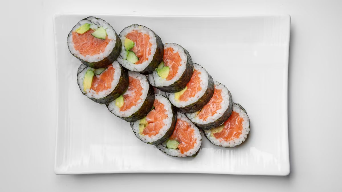 55. Sake futomaki