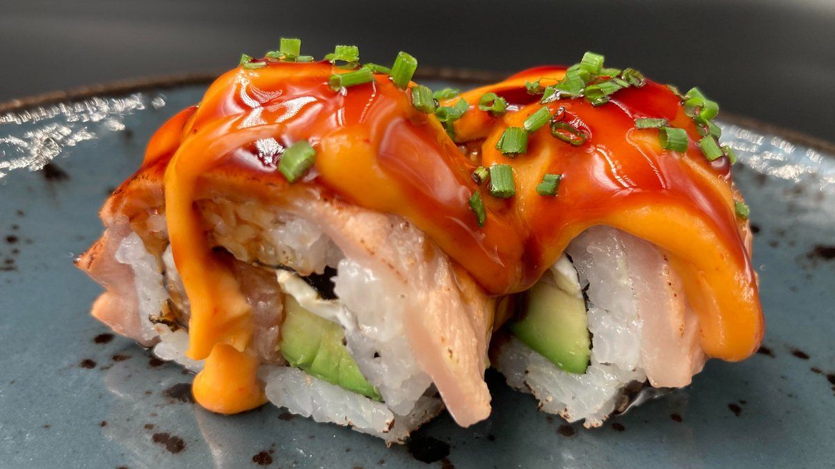 M1. Yaki maki (2pcs)
