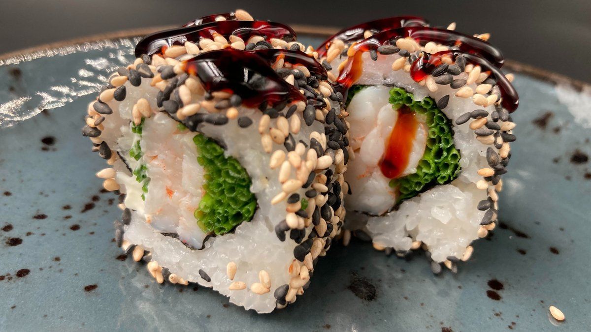 M4. Katkarapu-kevätsipuli-juusto maki( 2pcs)