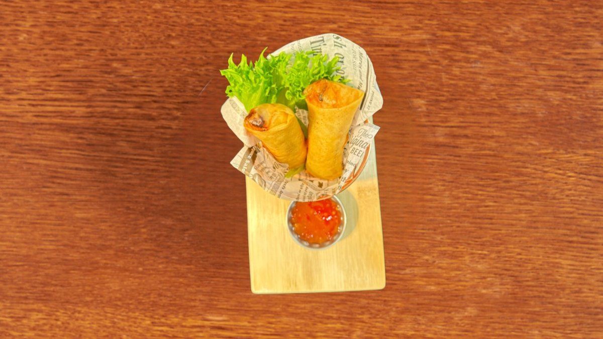 Por Pia Taohuu Jay (ปอเปี๊ยะทอด)