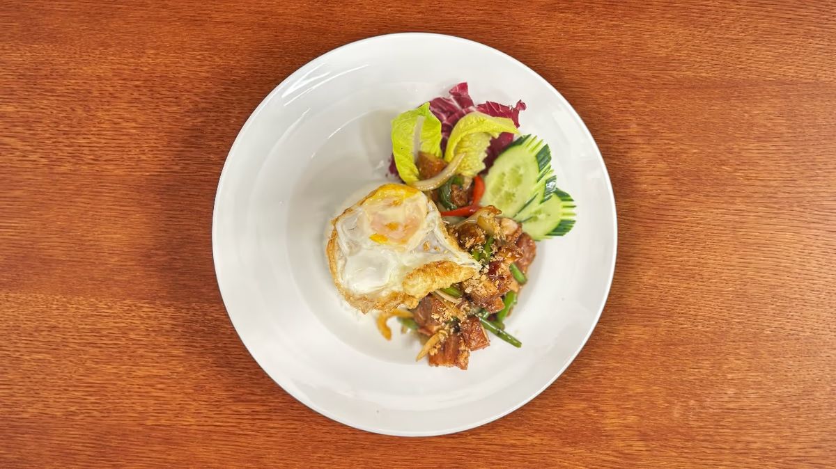 Pad Kaprao & Khai Dao (ผัดกะเพรา&ไข่ดาว)