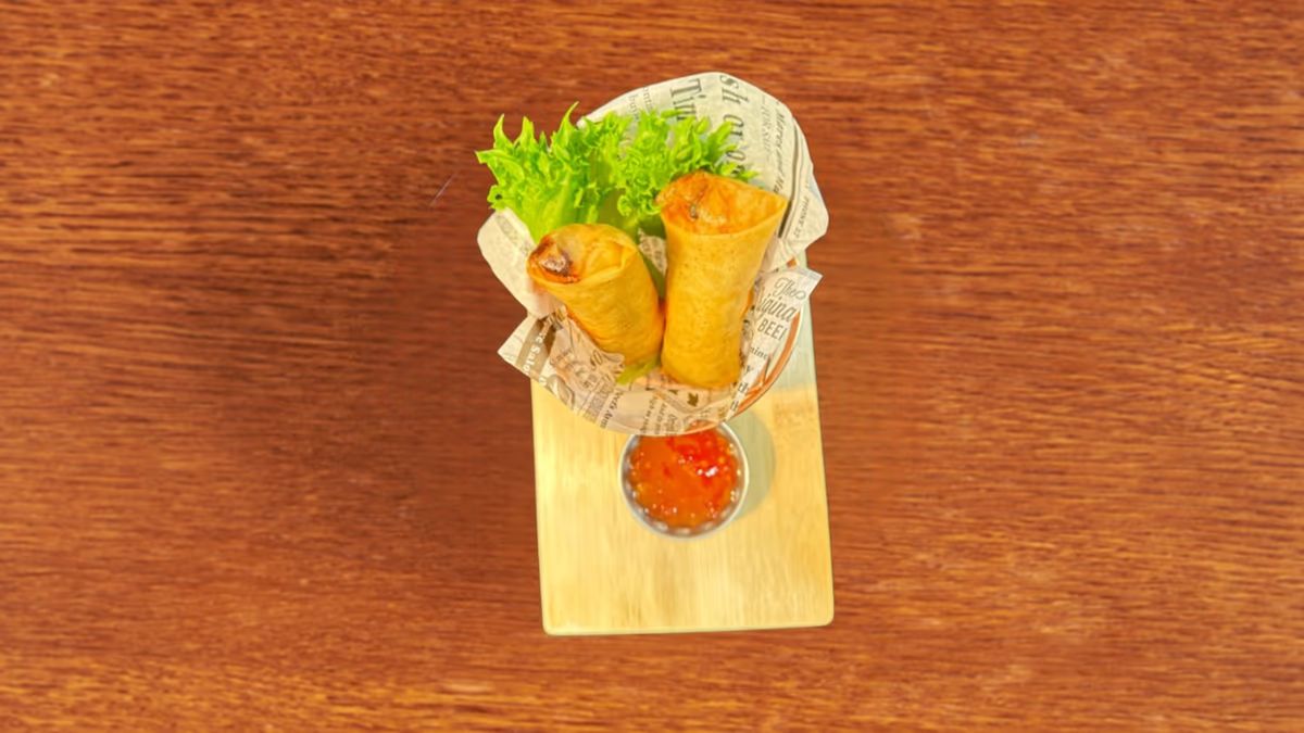 Por Pia Taohuu Jay (ปอเปี๊ยะทอด)