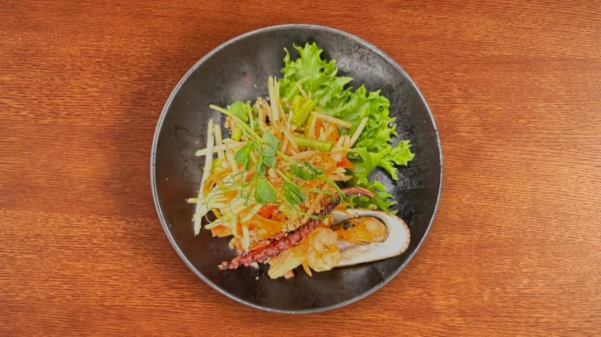 Som Tam Thai Taale Yang (ส้มตำไทยทะเล)