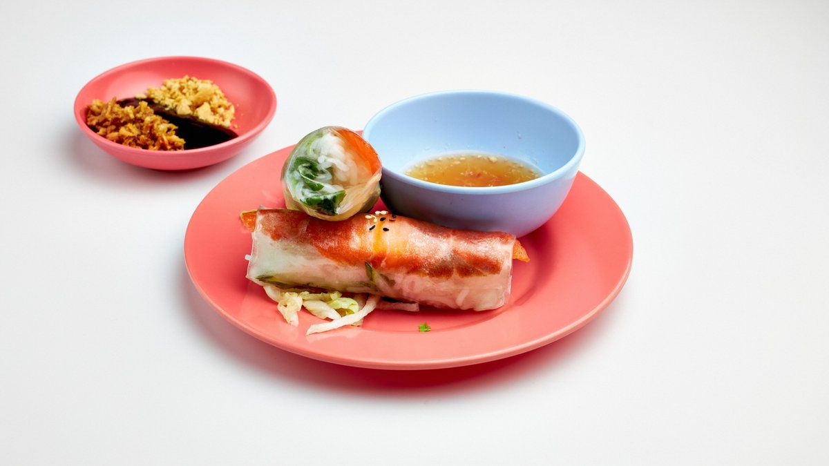 Smoked salmon summer rolls