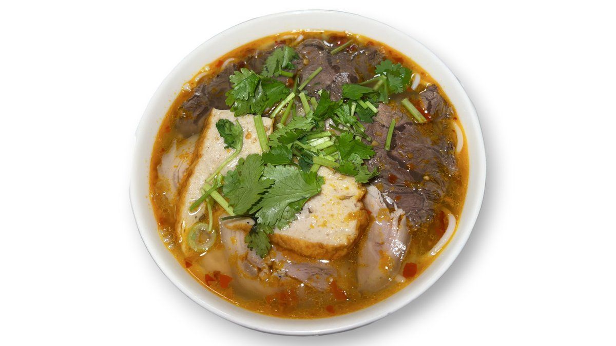 3. Bún bò Huế nuudelikeitto (tulinen)