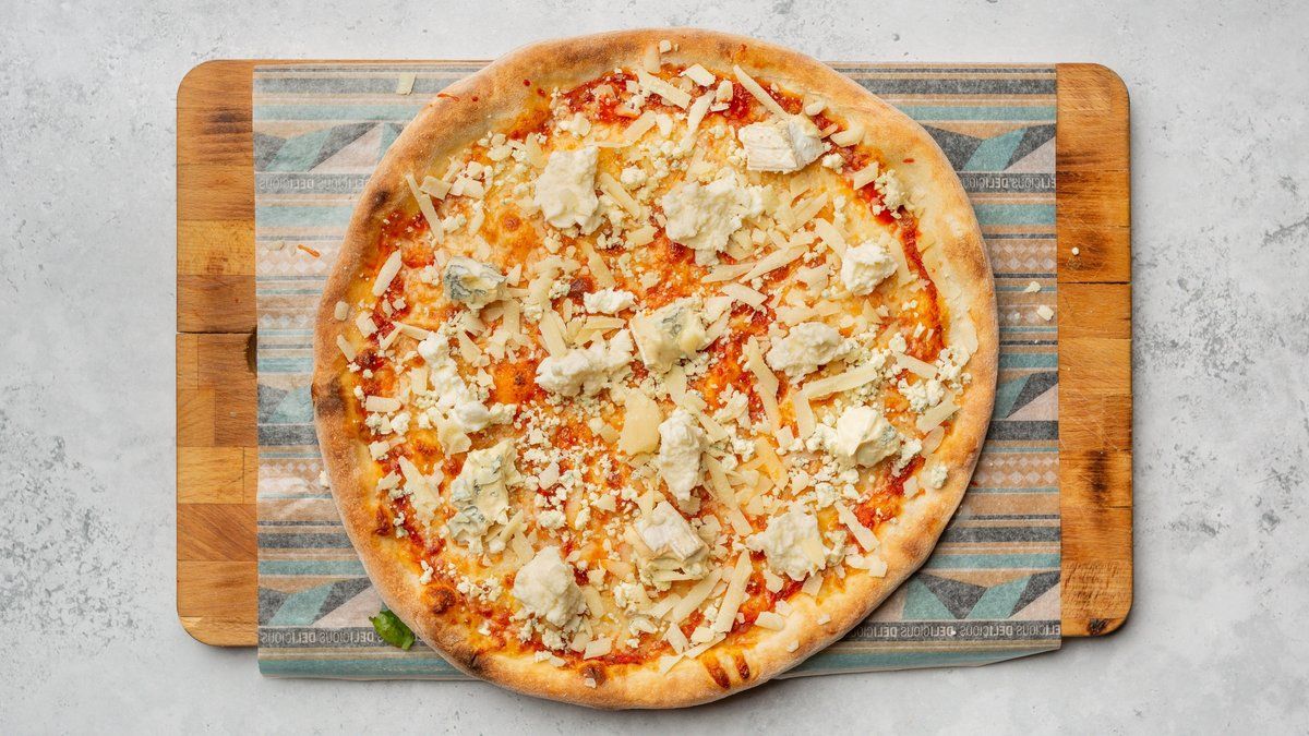 Quattro formaggio perhepizza
