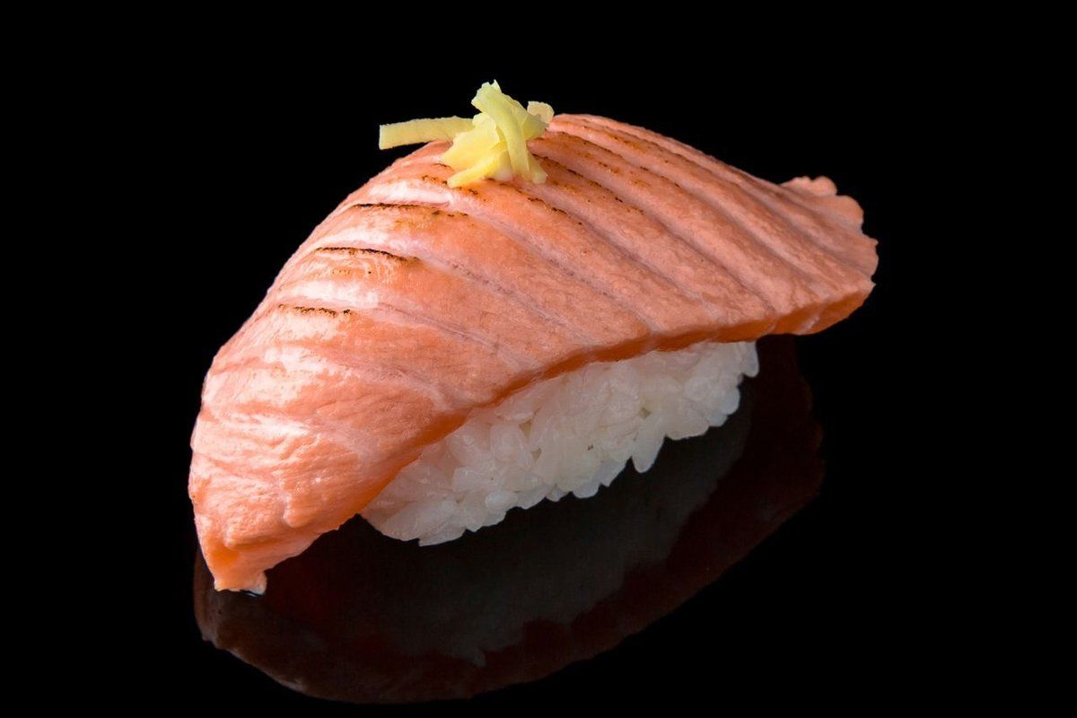 Grillattu lohi nigiri