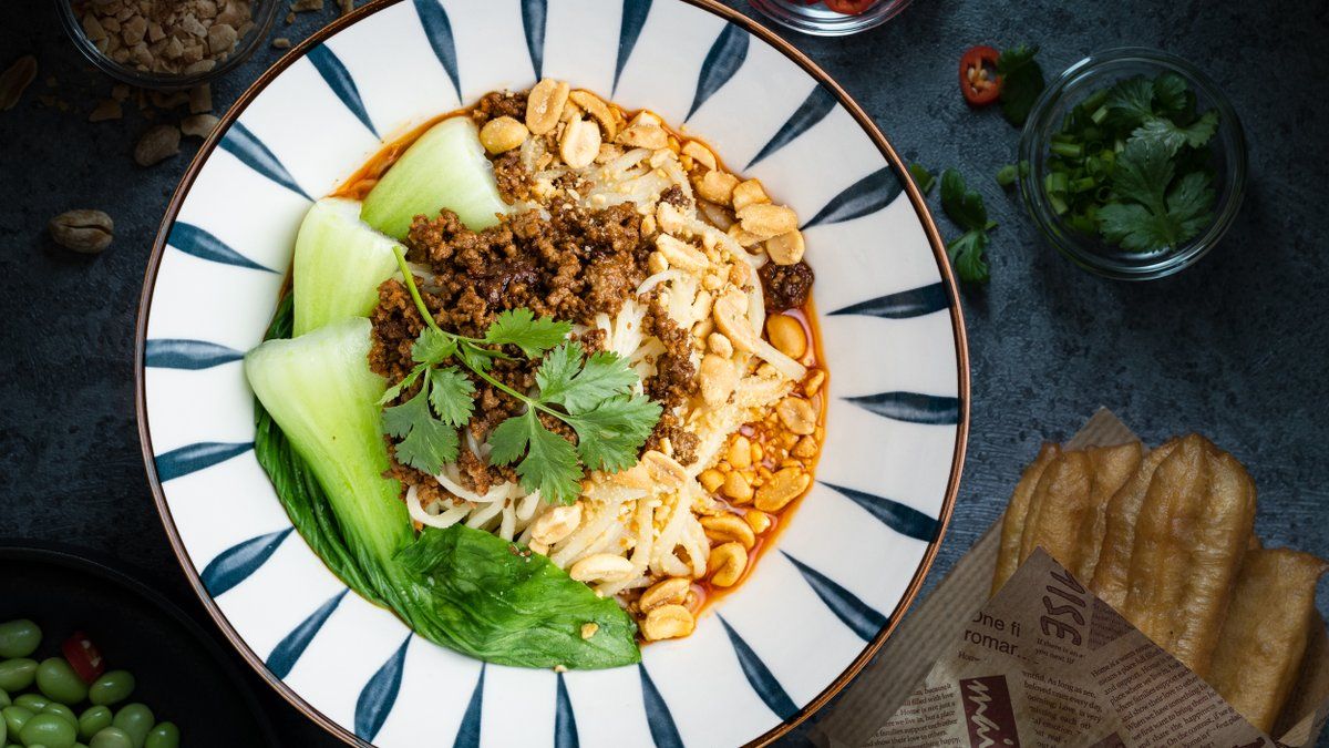 023. Mince meat noodles in sesame sauce(L,K)