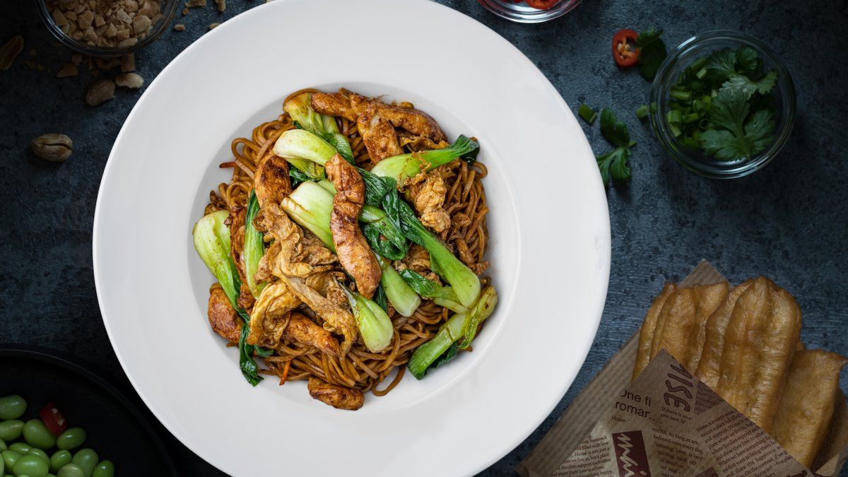 026.Fried Noodles with Chicken(L)