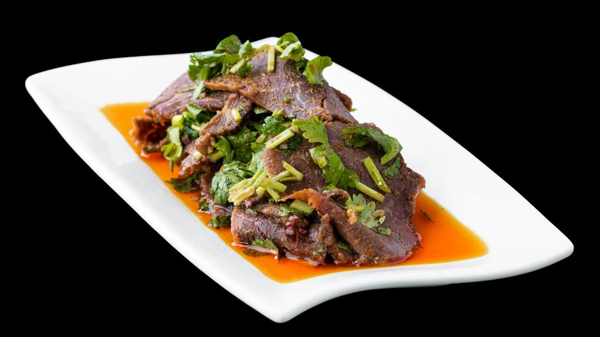 011.Sliced beef with coriander in chili sauce(L,K)