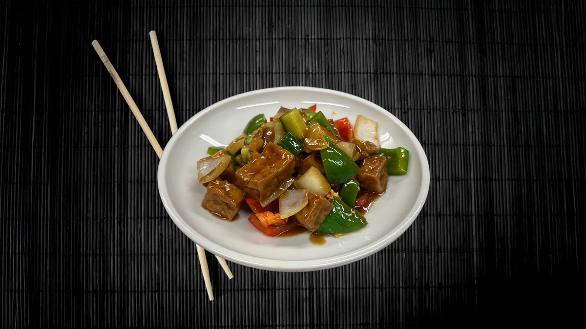Gong Pao Tofu / Sichuan Tapaan Valmistettua Tofua / 宫保豆腐