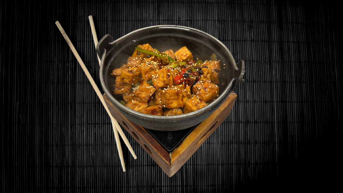 Griddle Tofu in Chili Pot / Chili Tofua Pannussa / 干锅豆腐🌶️🌶️🌶️