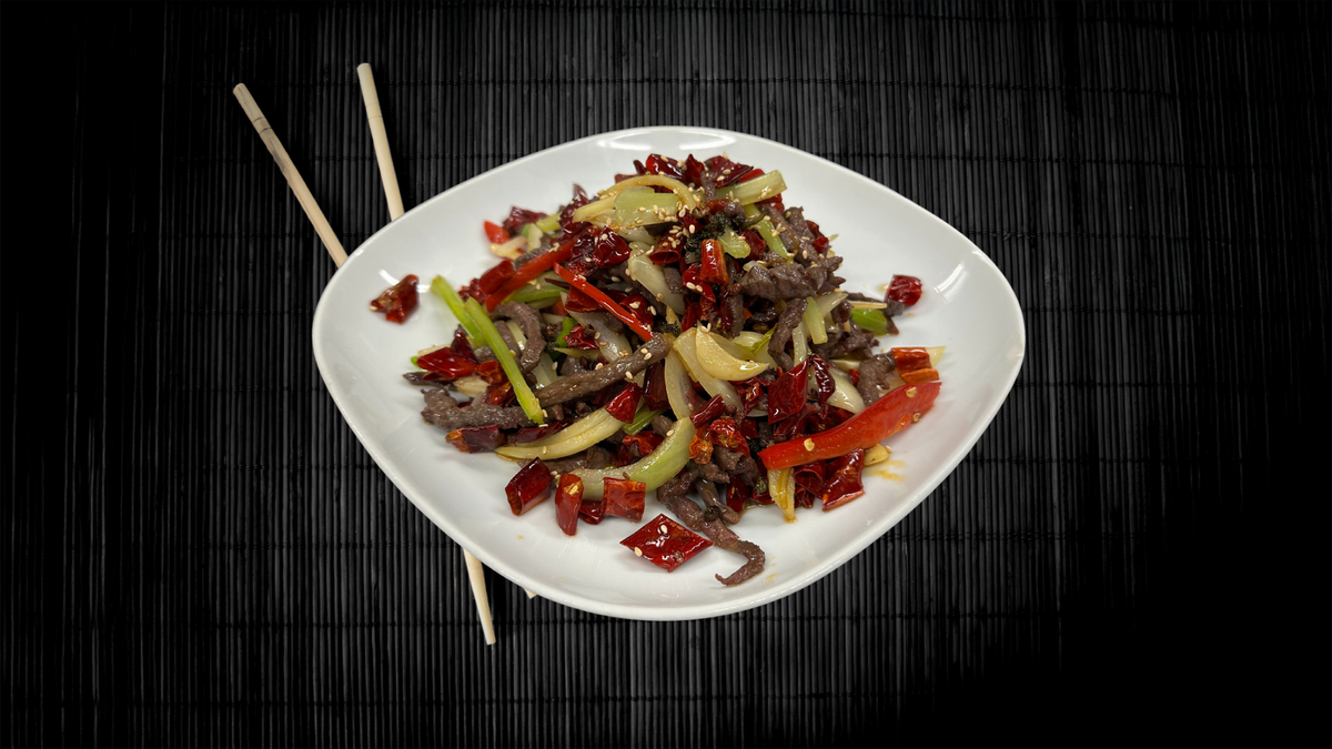 Deep Fried Sliced Beef w/ Chili / Paistettua Naudanlihaa Chilillä / 干煸牛肉🌶️🌶️