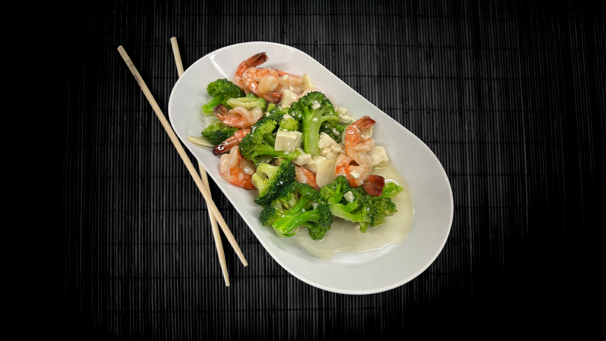 Fried Shrimp w/ Broccoli / Paistettua Jättikatkarapuja ja Parsakaalia / 翡翠西兰花虾球