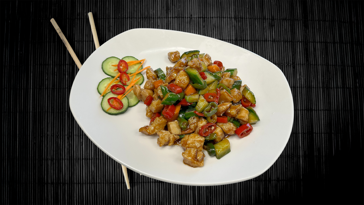 Fried Chicken w/ Fresh Chili / Paistettu Kana Tuoreella Chilillä / 双椒鸡丁🌶️🌶️