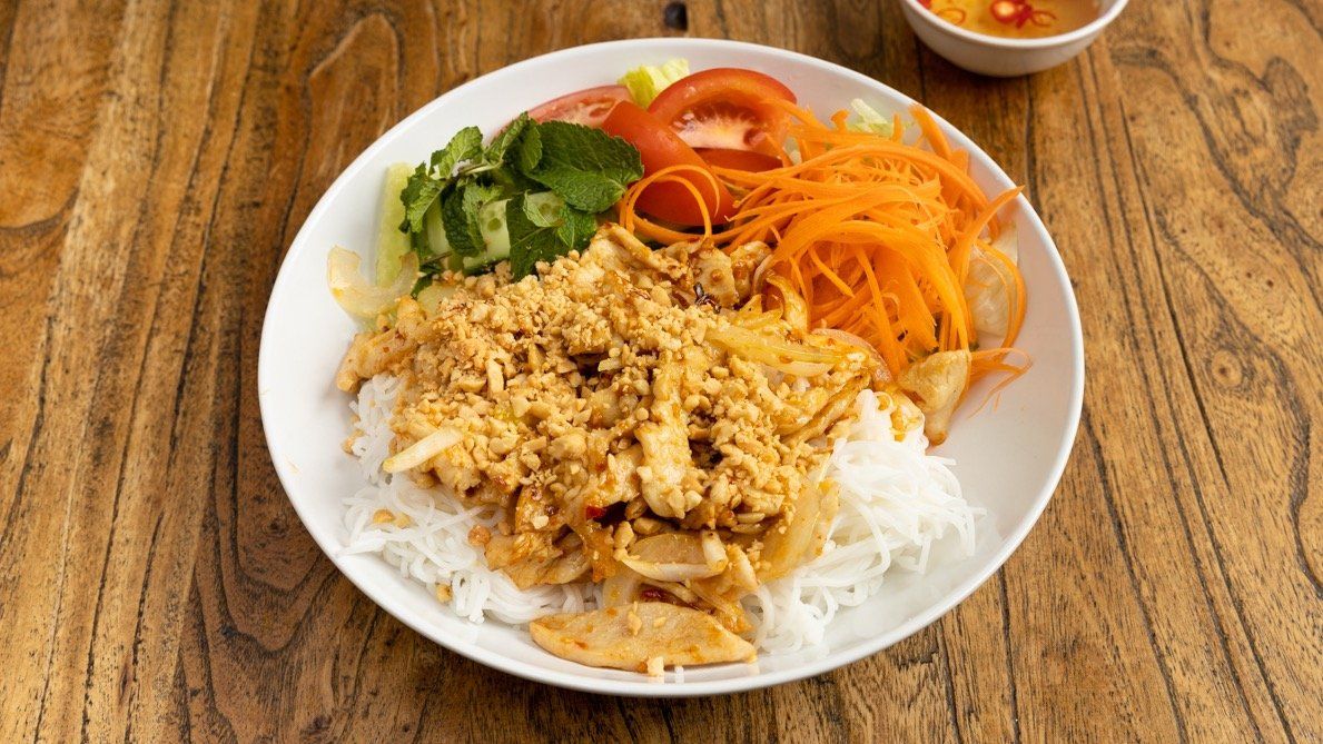 7. Gà Xào Sả